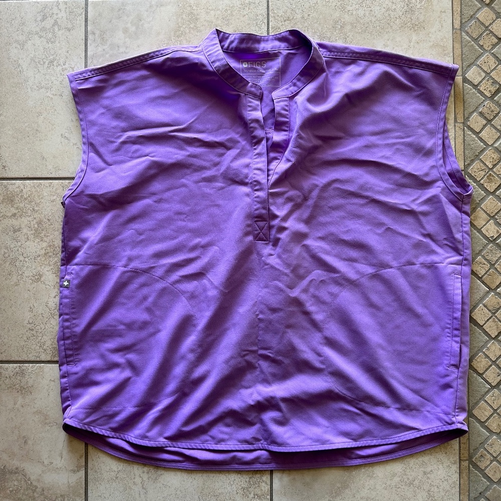 FIGS Scrub Top
